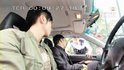 柏翹看見立文竟以車載世孝，不禁大為擔心。