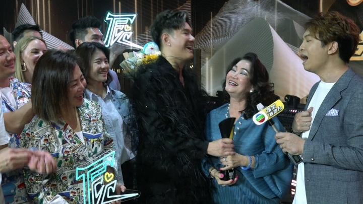 決戰啟德黃博登冠軍之巔 與辰逐一謝家人劉洋台下再熱舞