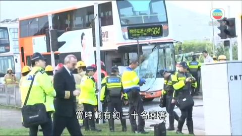 國泰巴龍運巴相撞23傷  龍運巴司機被捕