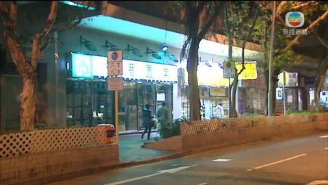 部分地產舖外牆射燈開到深夜