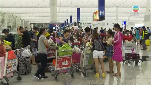 本港今日取消119班航機逾600航班延遲