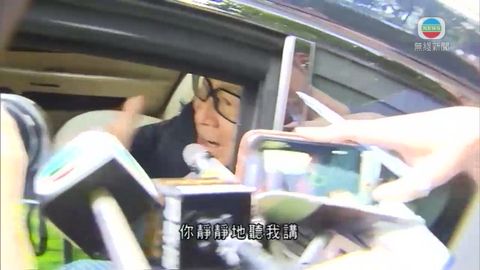 李嘉誠早上離開寓住無再回應提問