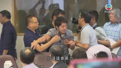 許智峯區會提六四議案被拒  擾攘後被逐