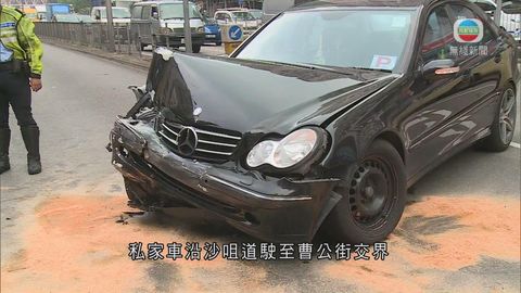 荃灣私家車與的士相撞 一死四傷