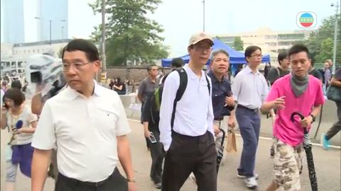 多間大學校長到集會點探學生 籲注意安全 多間大學校長到集會點探學生 籲注意安全