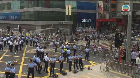 [現場]亞皆老街與彌敦道交界道路仍封閉