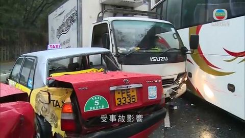 將軍澳隧道公路七車撞四傷 全線封閉兩小時