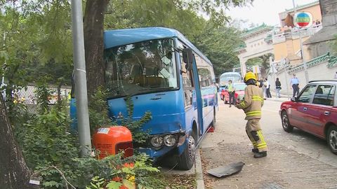 荃灣圓玄學院小巴的士相撞 7人輕傷