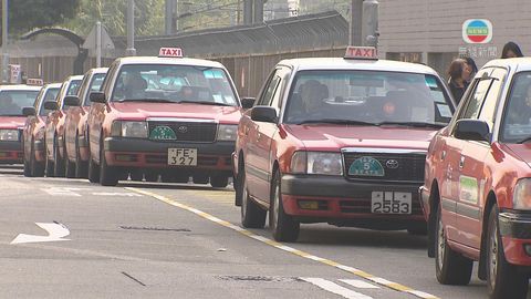 的士牌價升至685萬 議員倡研究增發改善服務 的士牌價升至685萬 議員倡研究增發改善服務
