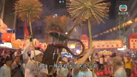 「狼人」追月舞火龍  邀外媒採訪推廣香港