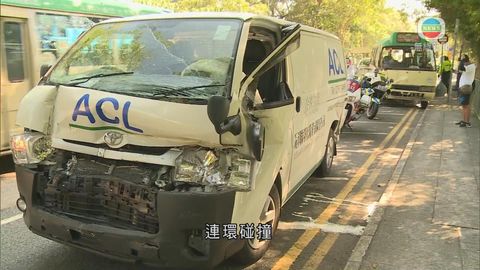 西貢公路清水灣道兩宗涉小巴意外 共21傷