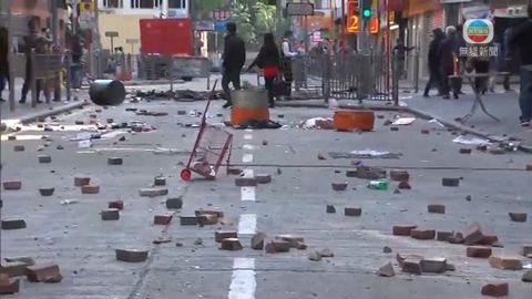 港鐵旺角站重開 附近公共設施及商舖受損