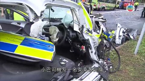 將軍澳警車小巴相撞釀3傷 包括1名警署警長