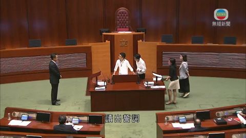 陳維安稱無權為部分議員監誓 一度宣布暫停會議