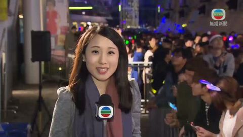 [現場]市民歡度平安夜 尖沙咀多路已封閉