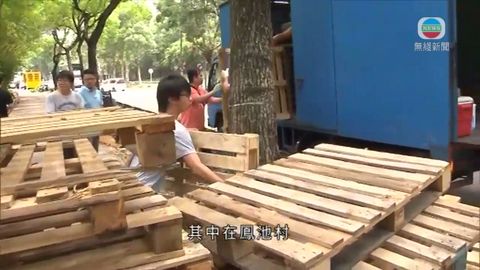 政府擬收回橫洲計劃土地 鳳池村設路障「守村」 政府擬收回橫洲計劃土地 鳳池村設路障「守村」