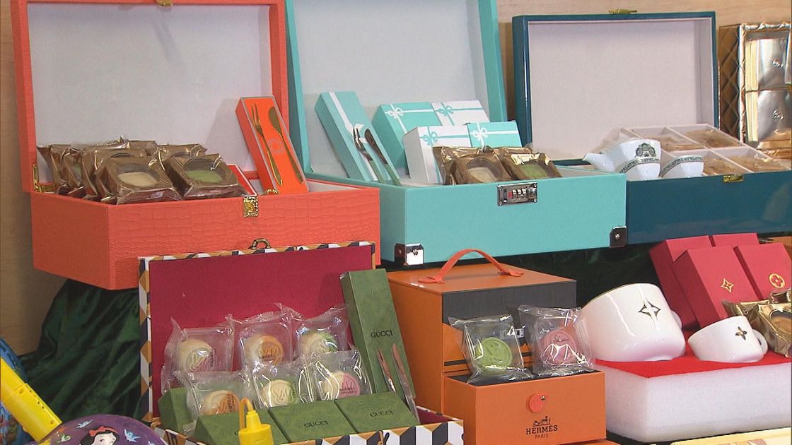 Mid-Autumn Mayhem: 5 Arrested for Peddling Fake Mooncakes at 70% Off - Can You Spot the Difference - News Directory 3