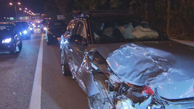 吐露港公路往上水方向近太和路車禍最少8傷 吐露港公路往上水方向近太和路車禍最少8傷