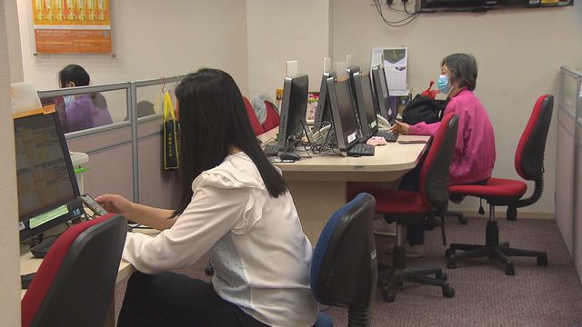 港股低開508點　恒指報23274點
