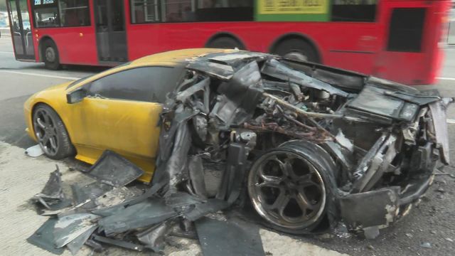 屯門公路往九龍方向近掃管笏有跑車起火　部分行車線封閉