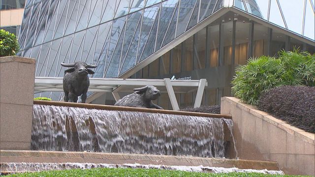 港股低開204點　恒生指數報23249點