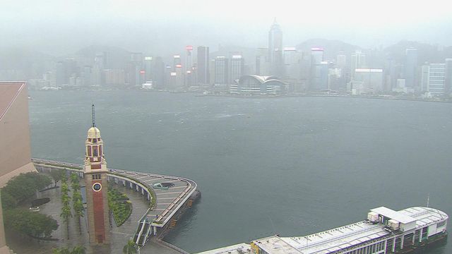 The No. 10 Hurricane force wind signal was issued at 9: 20