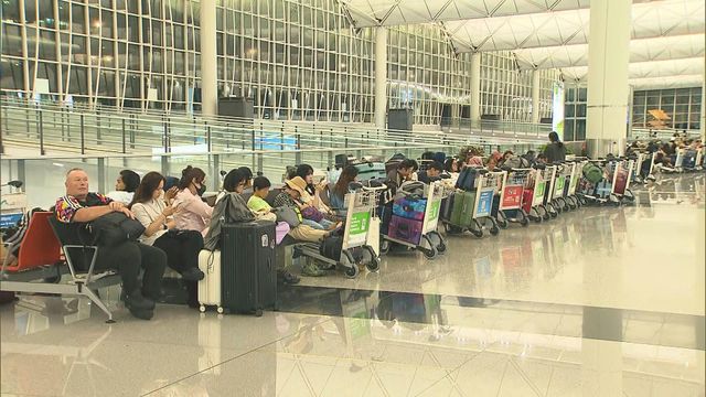 Flights back in the air at HK airport