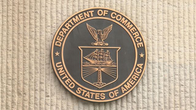 美國商務部華裔員工據報赴華探親被限制出境 中方稱依法處理出入境事務 美國商務部華裔員工據報赴華探親被限制出境 中方稱依法處理出入境事務