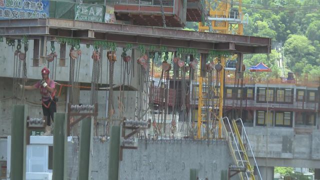 26-year-old worker fell to his death at a public housing construction site in Lok Ma Chau 26-year-old worker fell to his death at a public housing construction site in Lok Ma Chau