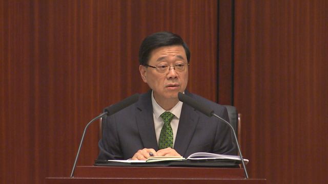 Chief Executive comments on imported workers in Legco Q&A Chief Executive comments on imported workers in Legco Q&A