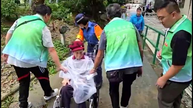 時事多面睇｜颱風中堅守崗位的人們