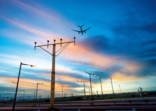 拖累航空股｜據報中日12條航線所有航班取消　國泰股價五連跌