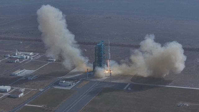 China's Shenzhou-22 spaceship launched at Jiuquan Satellite Launch Center China's Shenzhou-22 spaceship launched at Jiuquan Satellite Launch Center