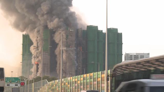 Big fire at housing estate in Tai Po Big fire at housing estate in Tai Po