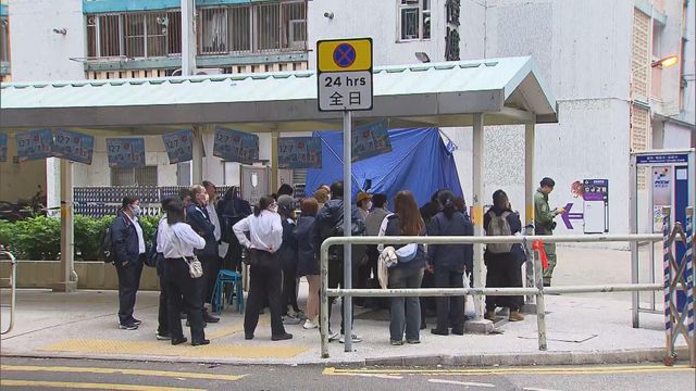 Wang Chi House residents return homes temporarily after Tai Po fire