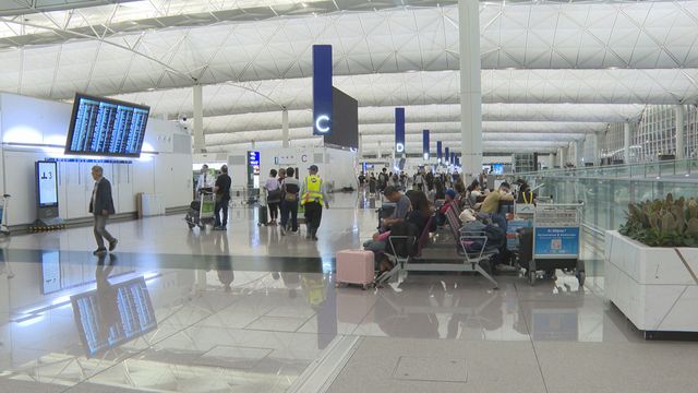 HK Airport expects 1200 flights daily during Christmas & New Year