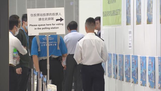 Voting at polling stations near the border Voting at polling stations near the border