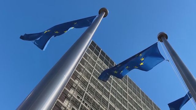 Macron tells French media he threatened China with tariffs