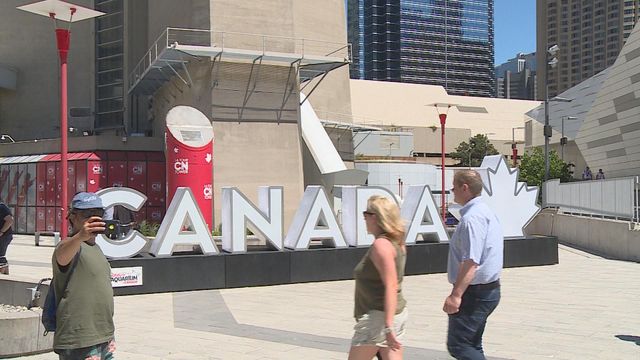 加拿大收緊移民政策 人口自新冠疫情後首次下跌 加拿大收緊移民政策 人口自新冠疫情後首次下跌