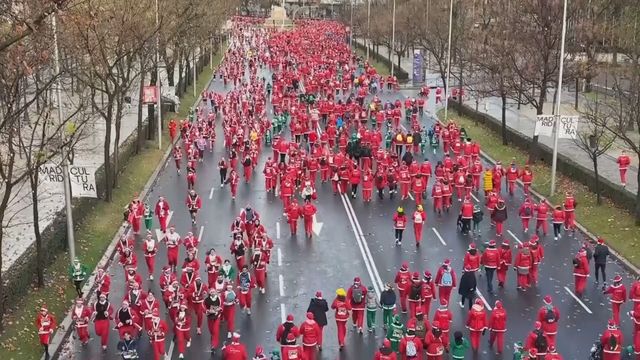Santas on the run in Madrid