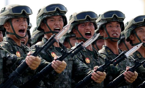 回望2025‧圖輯｜鏡頭下凝聚家國人心瞬間：抗戰勝利閱兵莊嚴與緬懷