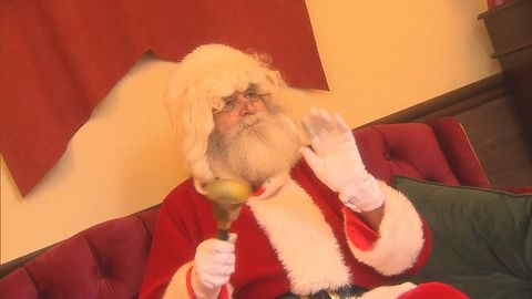 Locals and tourists flock to Central for Christmas festivities