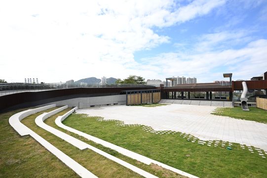 葵涌公園丟空廿多年終由堆填區蛻變為綠洲　建造工程費逾3億｜延伸閱讀