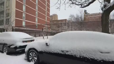 New York snowstorm causes chaos in the city and beyond