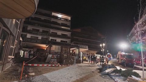 New Year's Eve fire in Swiss Alps with many killed and injured