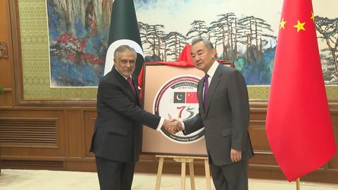Wang Yi met Pakistani Foreign Minister Mohammad Ishaq Dar & comments on Venezuela