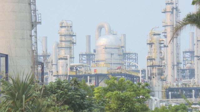 油價亞洲市低開1%　紐約期油曾跌穿57美元一桶