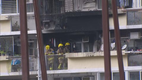 筲箕灣明華大廈起火無人受傷　初步調查相信有煙蒂點燃衣物所致