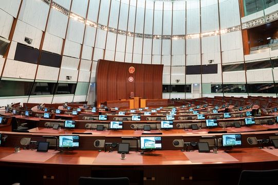 立法會主席薪酬比議員多一倍　即睇主席權利與責任｜延伸閱讀