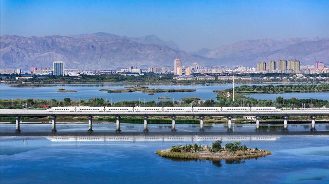 魅力神州‧圖輯|寧夏高鐵網全面貫通 從「路網末梢」躍升「區域樞紐」 魅力神州‧圖輯|寧夏高鐵網全面貫通 從「路網末梢」躍升「區域樞紐」